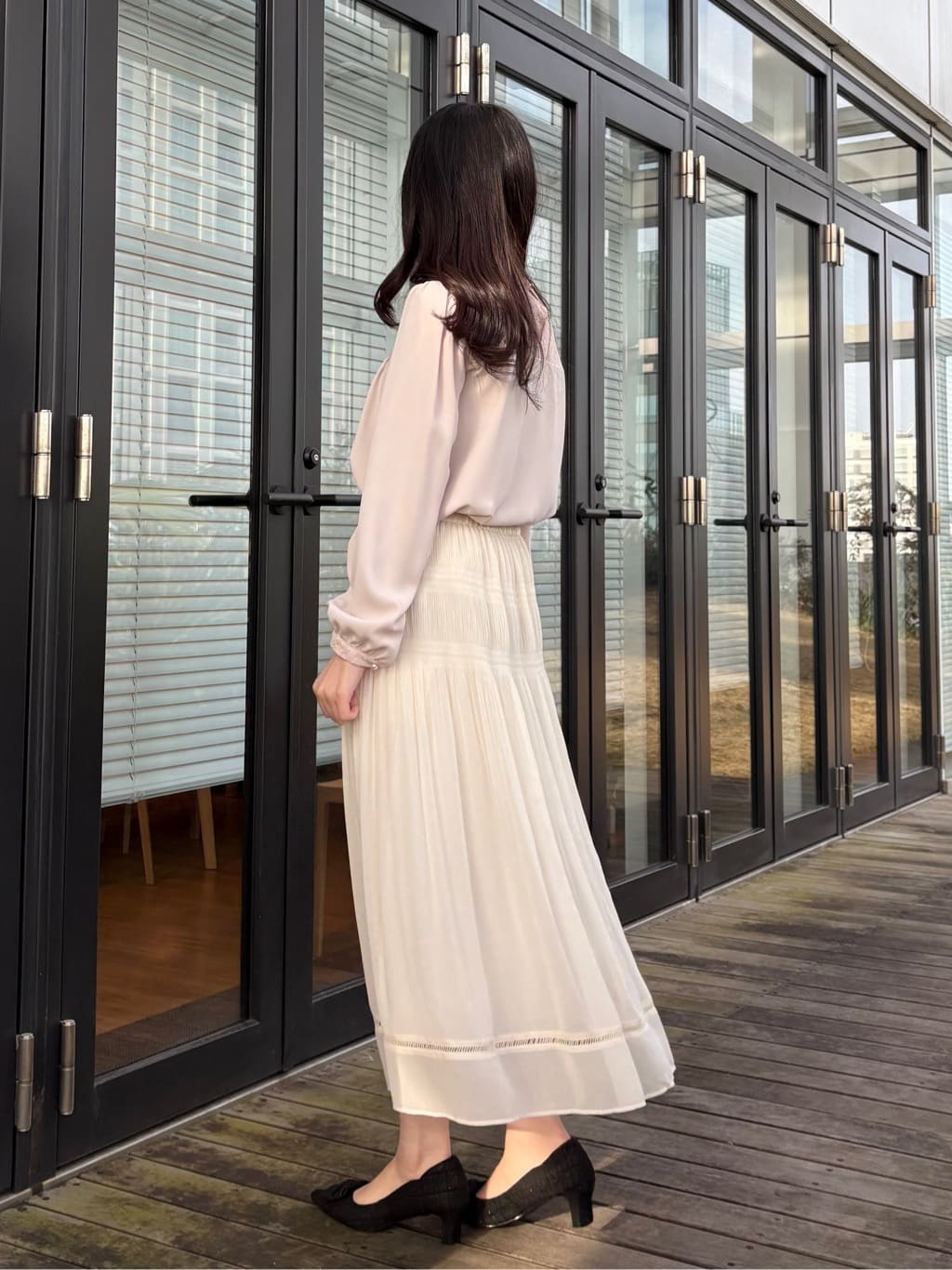 AOIさんの「Couture brooch｜【ハレの日・通勤】レースドッキング ブラウス」を使ったコーディネート