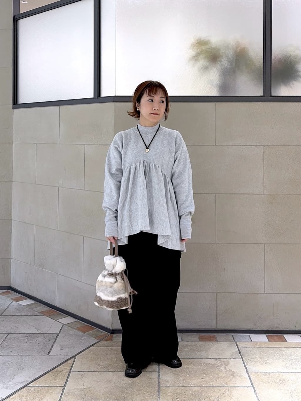 よねさんの「INDIVI｜【再入荷】ペプラムハイネックニット」を使ったコーディネート