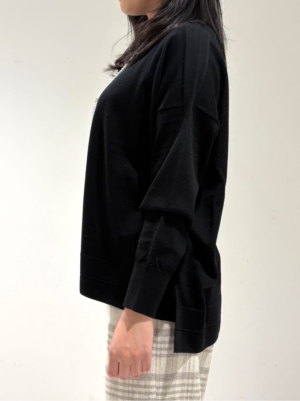 momokoさんの「INDIVI｜【洗える／毛玉になりにくい】エクストラファインウール ハイネックニット」を使ったコーディネート