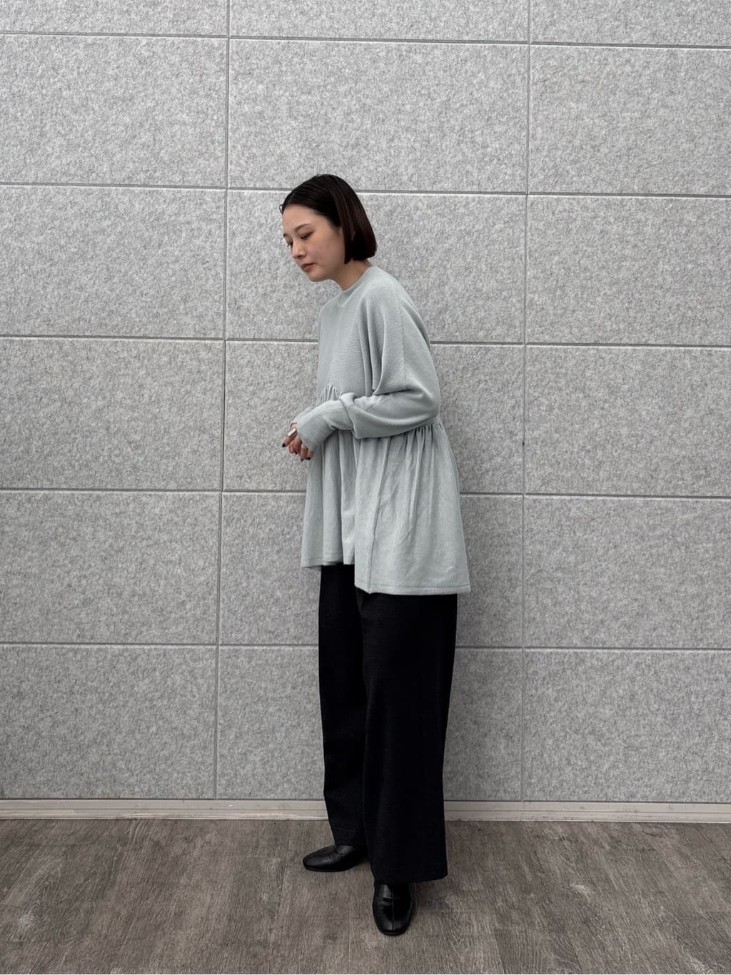 ayanoさんの「INDIVI｜【再入荷】ペプラムハイネックニット」を使ったコーディネート