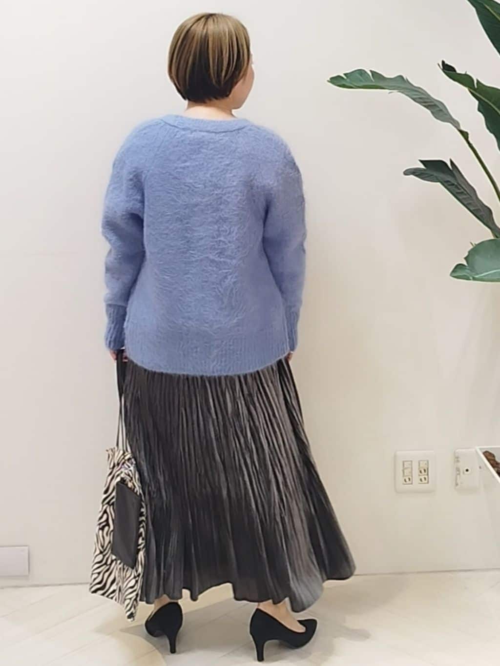s u g iさんの「UNTITLED｜【ゆったり】アルパカ混シャギー カーディガン」を使ったコーディネート