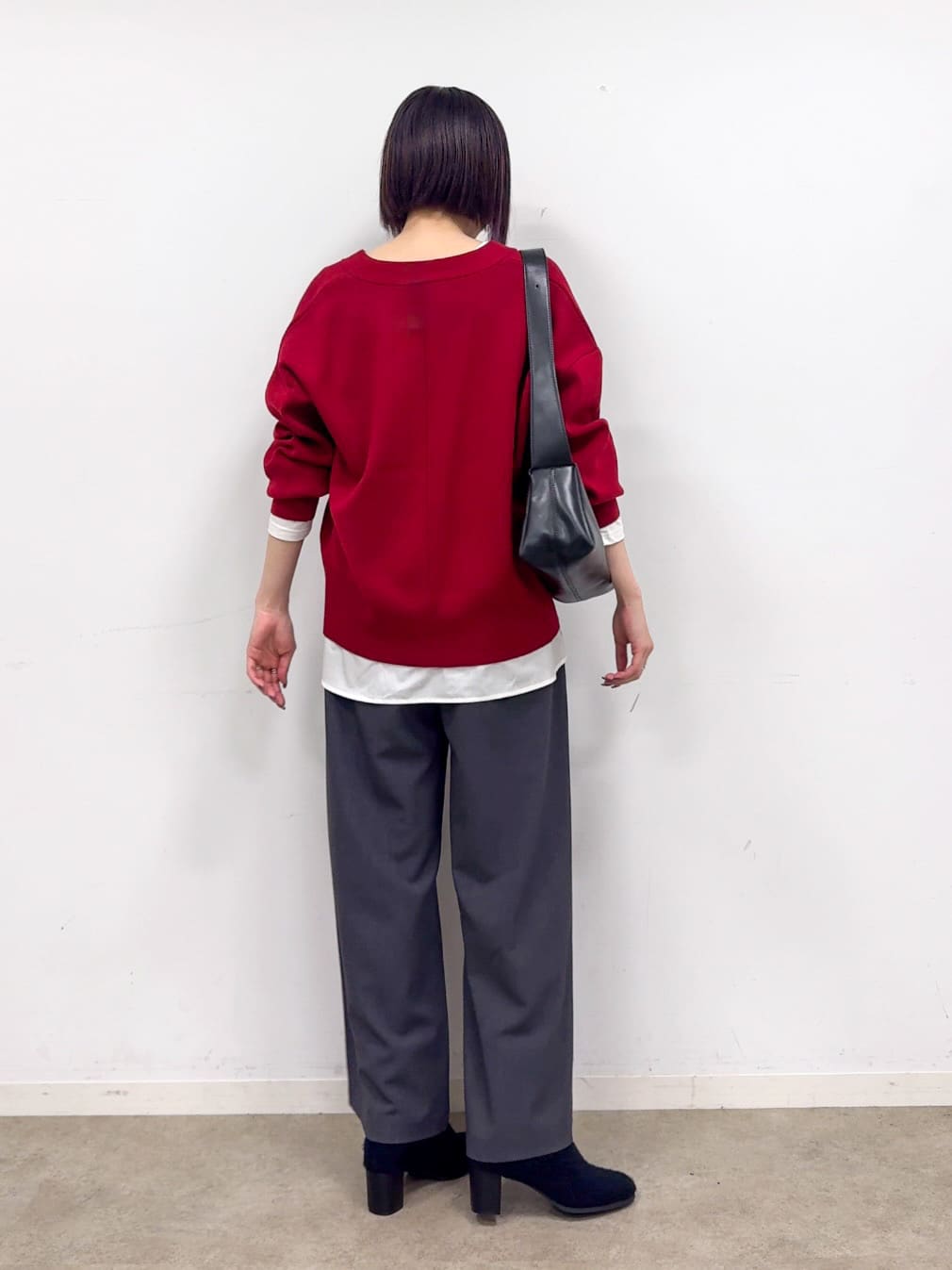 𝐜𝐡𝐢𝐤𝐚さんの「SHOO･LA･RUE｜【洗える/毛玉レス】表面がきれいなVネックカーディガン」を使ったコーディネート