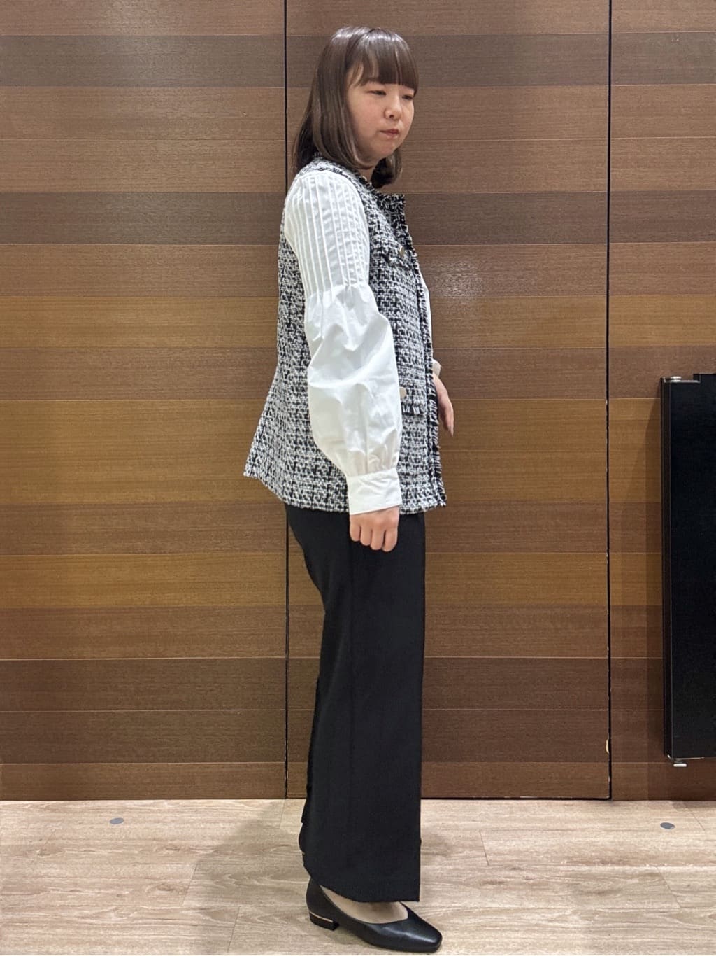yumeさんの「OPAQUE.CLIP｜《通勤対応》ツイードジレ【洗える】」を使ったコーディネート