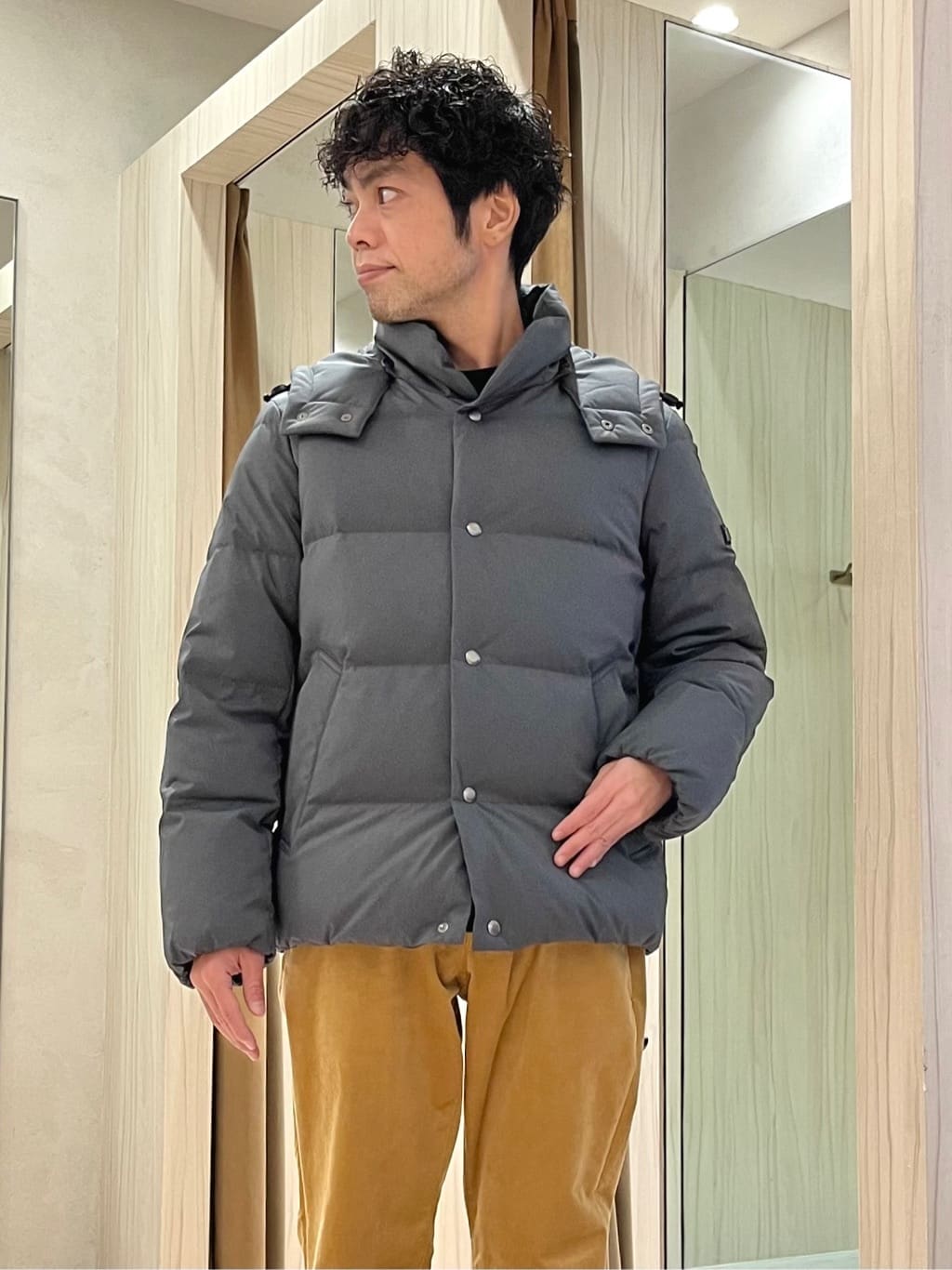 URAさんの「TAKEO KIKUCHI｜【袖取り外し可】デタッチャブル ダウンブルゾン」を使ったコーディネート