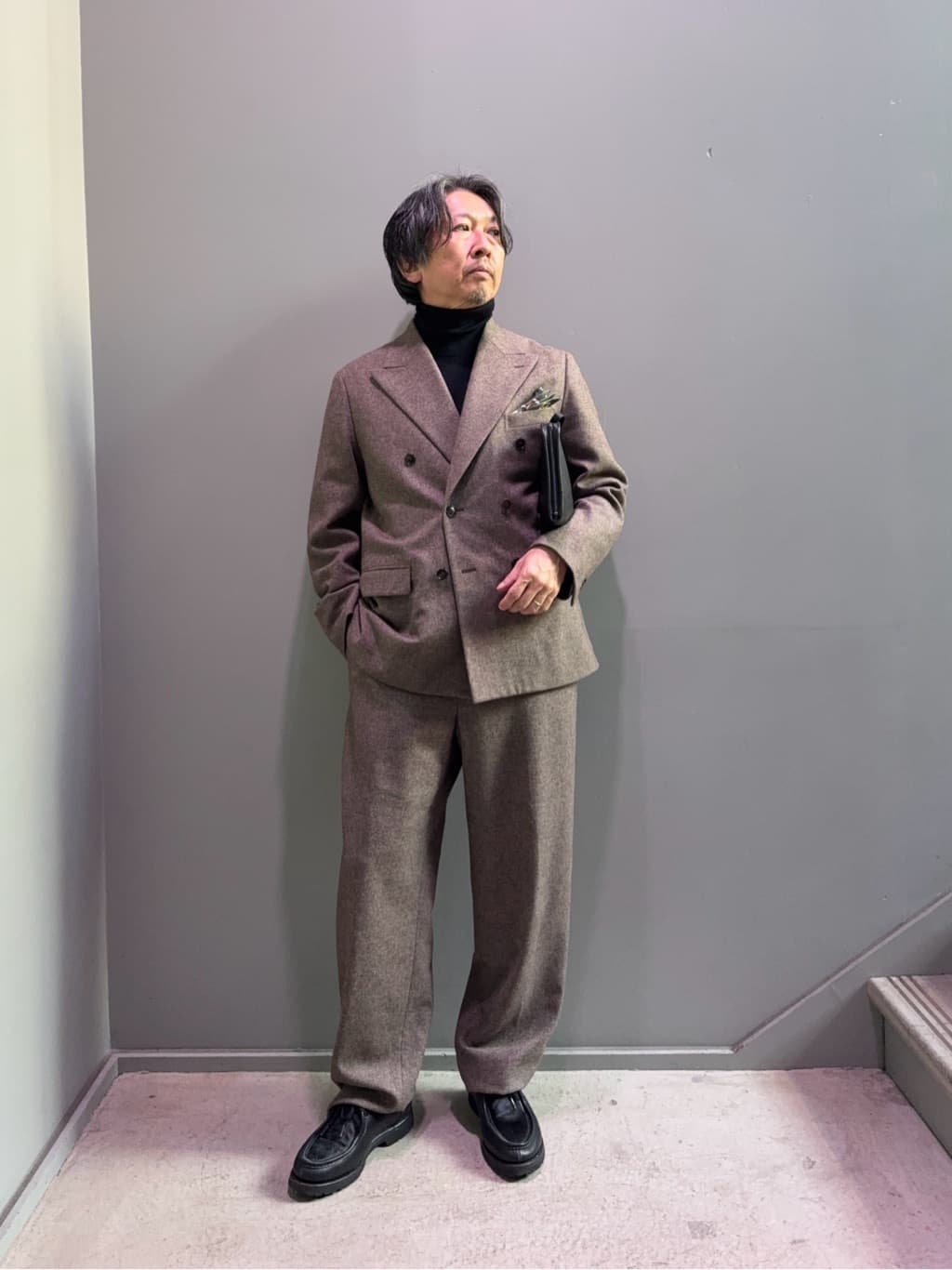 デザイナーTAKEman さんの「TAKEO KIKUCHI｜【Sサイズ～】ナチュラルツイルスラックス」を使ったコーディネート