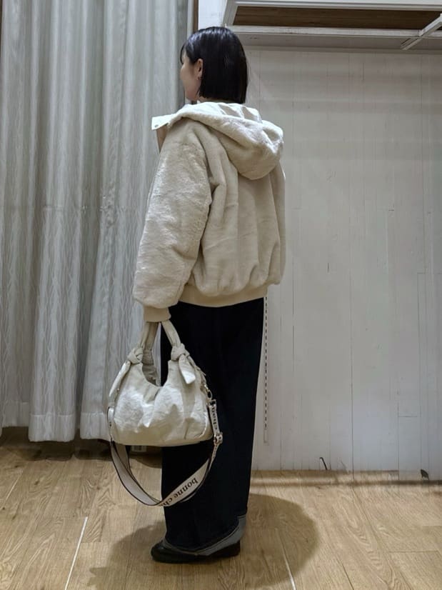 chさんの「THE SHOP TK｜【2WAY/洗える】リバーシブル フェイクファーブルゾン」を使ったコーディネート