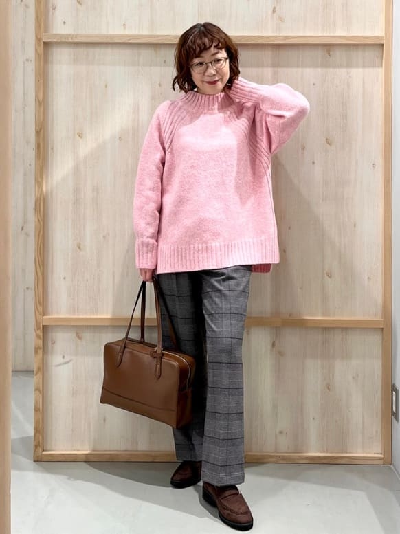 nakoさんの「THE SHOP TK｜ふんわり柔らかきれい色 ウール混ハイネックニット」を使ったコーディネート