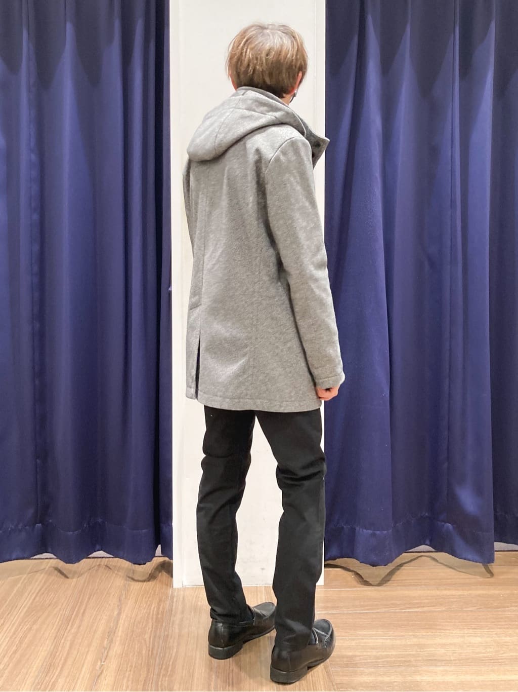 つーじーさんの「THE SHOP TK｜【冬のビジネスシーンに最適】シルキーモックネックニット　洗濯機OK」を使ったコーディネート