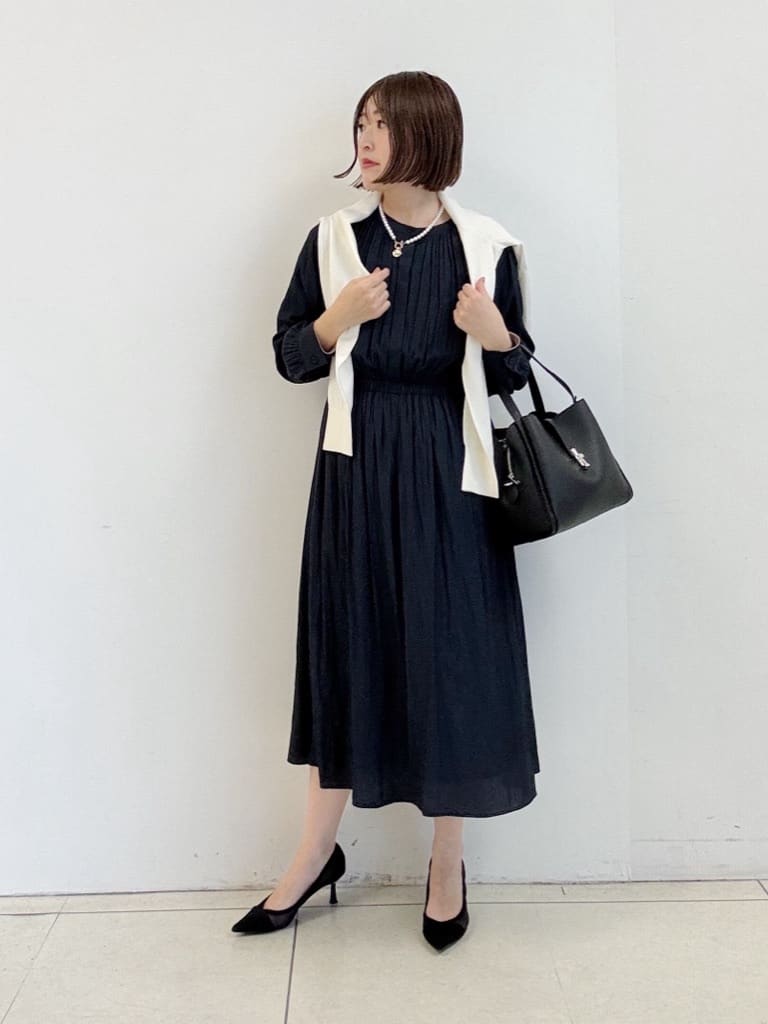 yoshiyaさんの「INDIVI｜パール調コインショートネックレス」を使ったコーディネート
