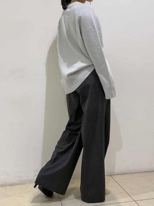 watanabeさんの「UNTITLED｜【重ね着もおすすめ/洗える】ウールカシミヤ クルーネックニット」を使ったコーディネート