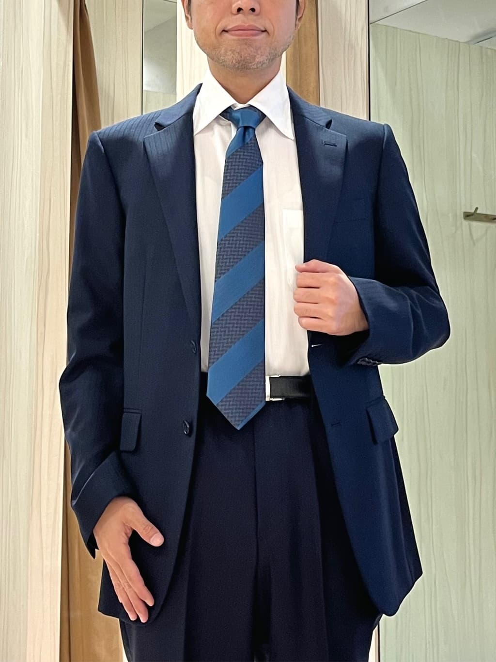 URAさんの「TAKEO KIKUCHI｜シャドーオルタネートストライプ スーツ」を使ったコーディネート