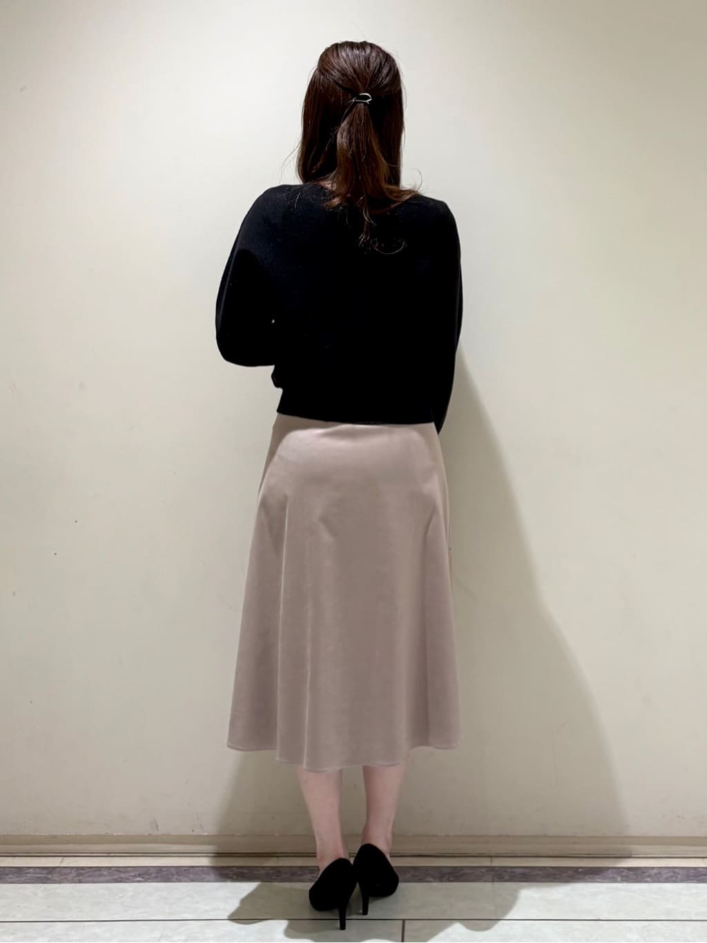 sakiさんの「COUP DE CHANCE｜【手洗い可／日本製／セッ】スェード調フレアスカート」を使ったコーディネート