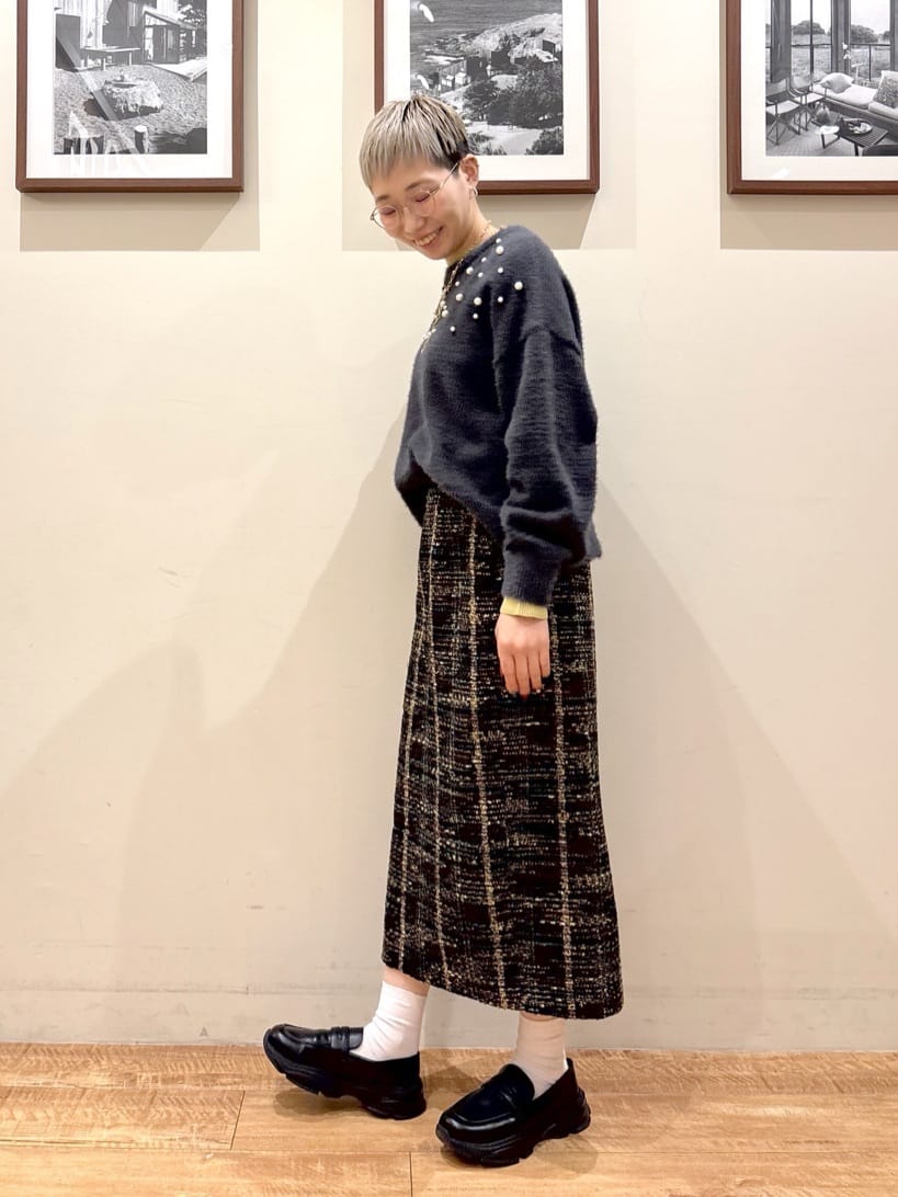 Ayumiさんの「SHOO･LA･RUE｜大人きらめく ふわふわパール調ニット」を使ったコーディネート