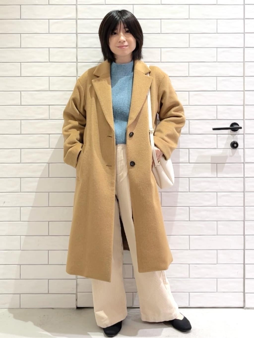 しおりさんの「OPAQUE.CLIP｜カシミヤブレンドウールチェスターコート」を使ったコーディネート