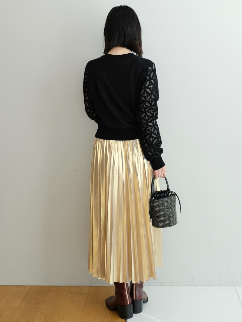Kishimotoさんの「DRESSTERIOR｜◆【洗える/ストレッチ性/オンオフ】箔プリントプリーツスカート」を使ったコーディネート