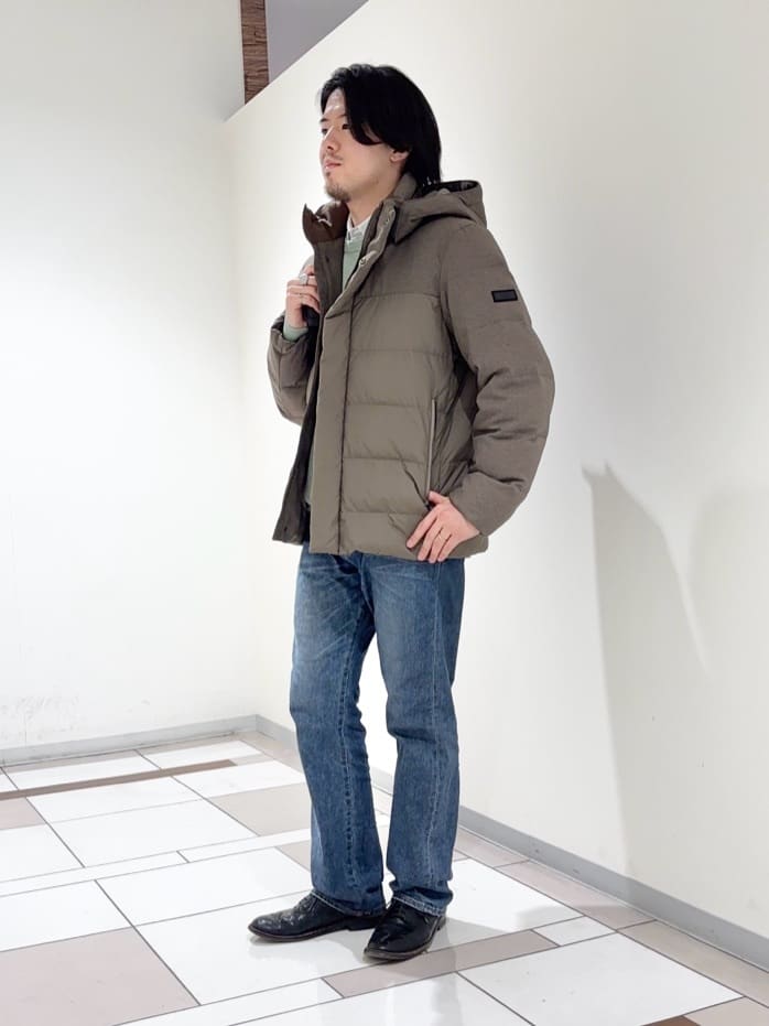 及川さんの「TAKEO KIKUCHI｜カラーコンビ ダウンブルゾン」を使ったコーディネート