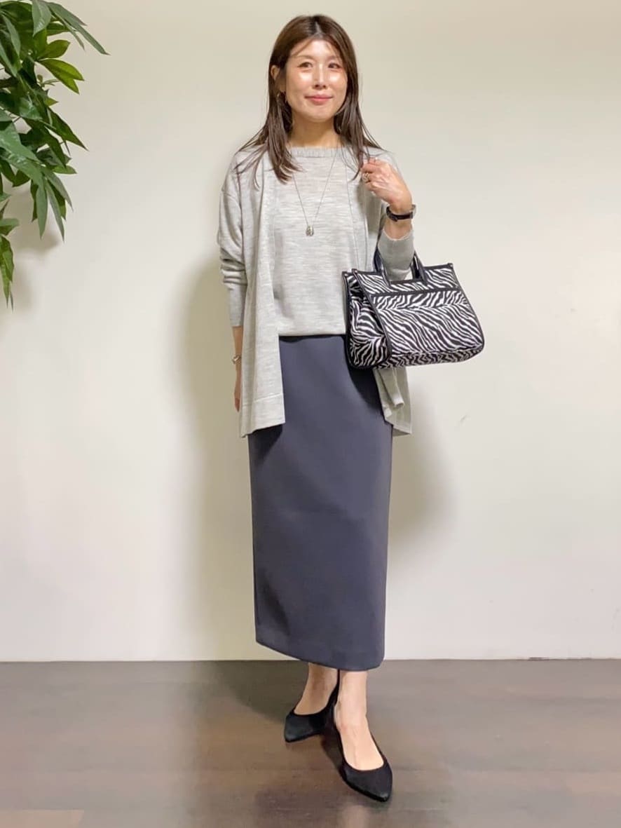 tomoさんの「UNTITLED｜【アンサンブル可/洗える】シルクウールカシミヤ ドルマンスリーブニット」を使ったコーディネート