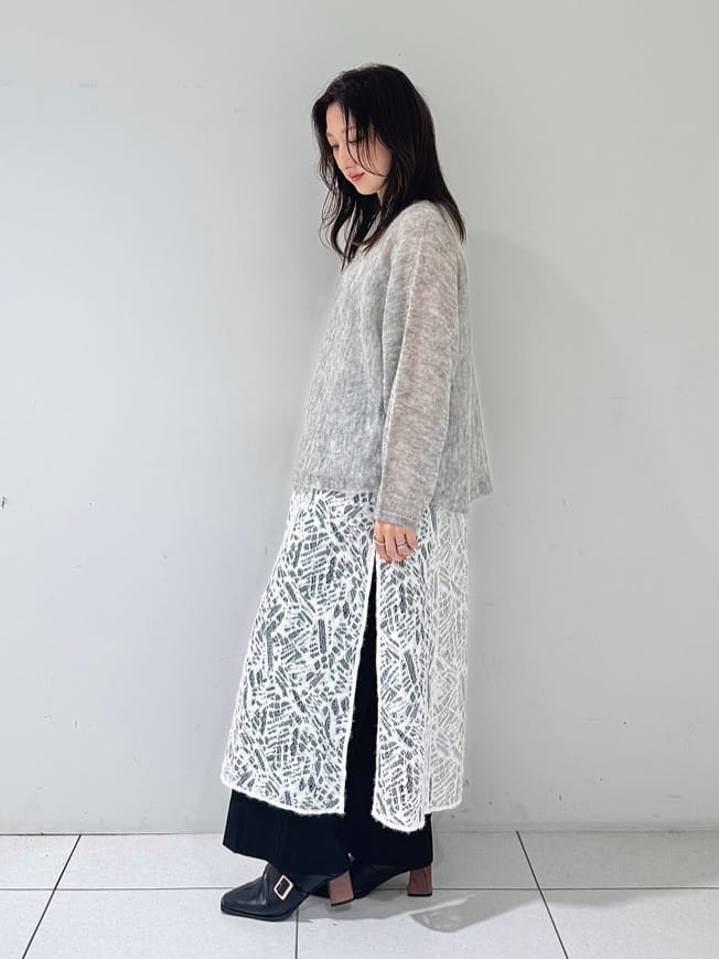 そんさんの「INDIVI｜【キッドモヘヤ素材】ラウンドヘムニット」を使ったコーディネート