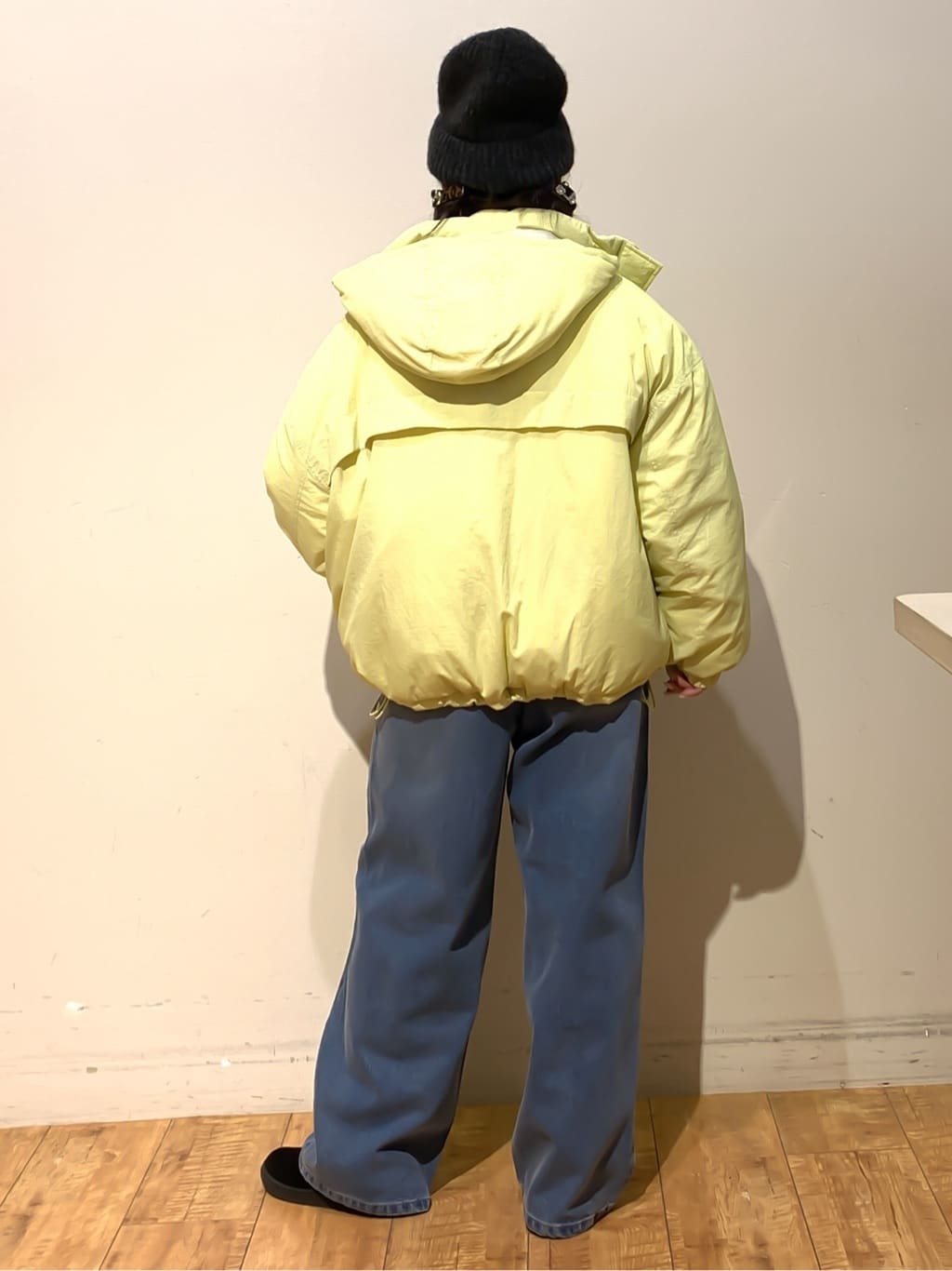MEGさんの「SHOO･LA･RUE｜【撥水/あったか】たっぷり着られる 中綿モンスターショートコート」を使ったコーディネート