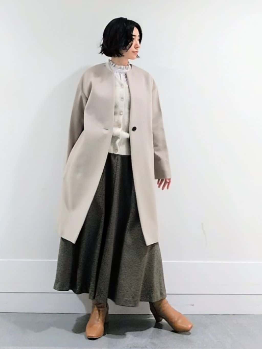 ミズタさんの「UNTITLED｜【日本製／通勤／フォーマル】カシミヤ混ノーカラーコート」を使ったコーディネート