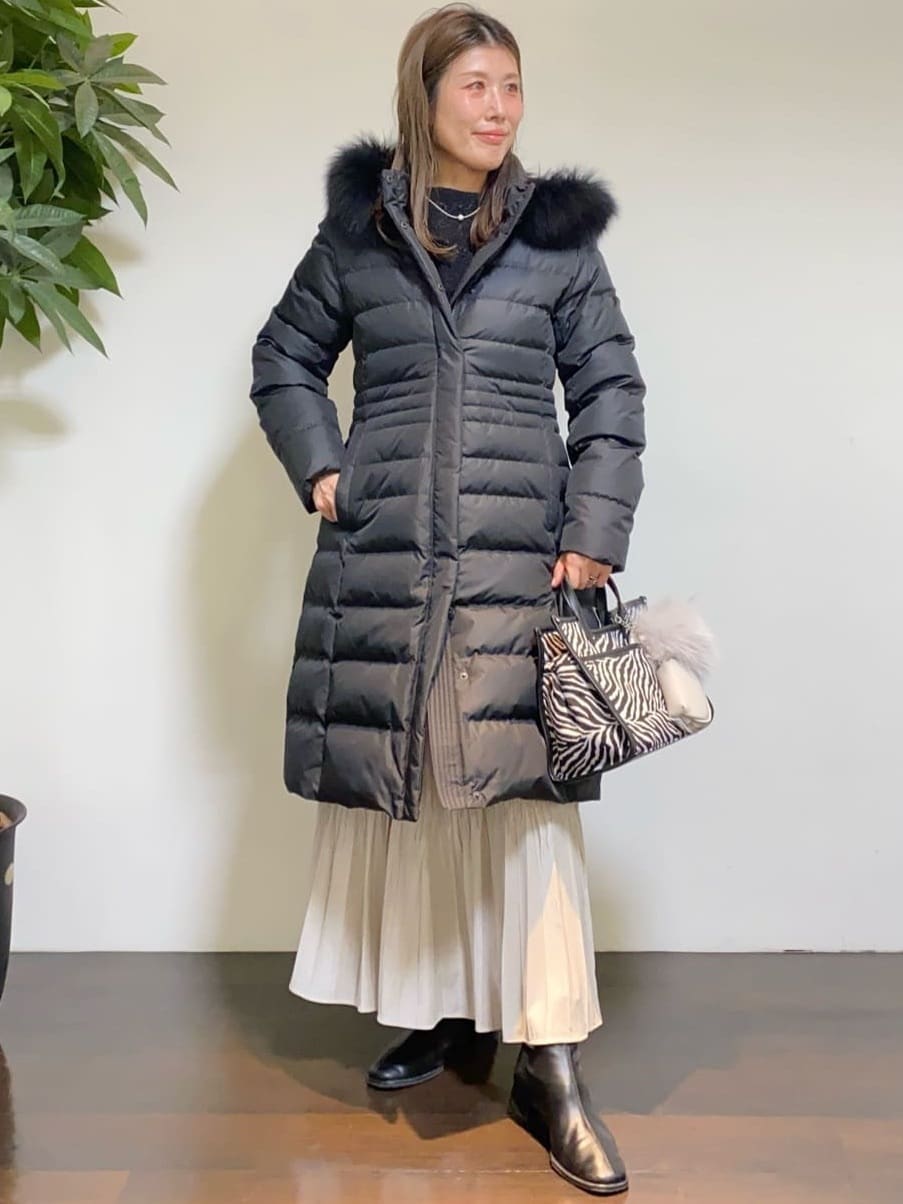 tomoさんの「UNTITLED｜【はっ水機能/フード取り外し可/防寒】ロングダウンコート」を使ったコーディネート