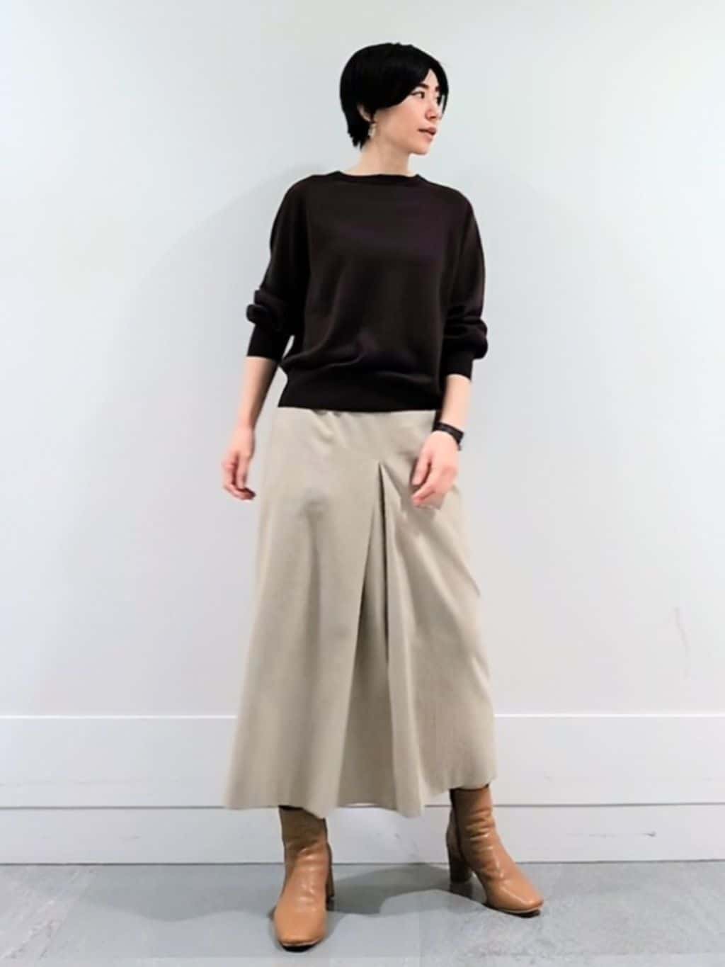 ミズタさんの「UNTITLED｜【8色展開／コンパクト丈】レーヨン混 コクーンニット」を使ったコーディネート