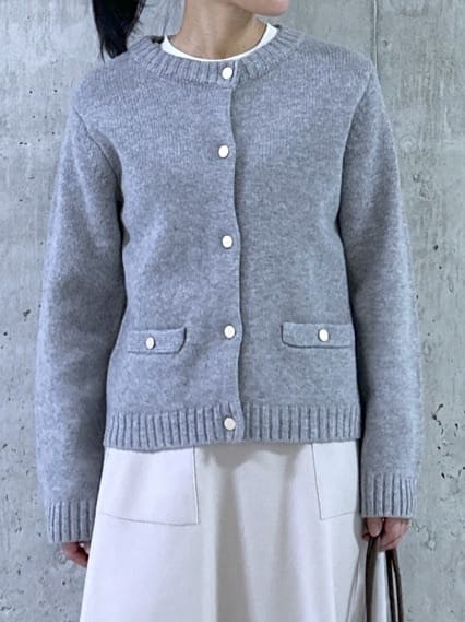 kumiさんの「Dessin｜ウールカシミヤカーディガン」を使ったコーディネート