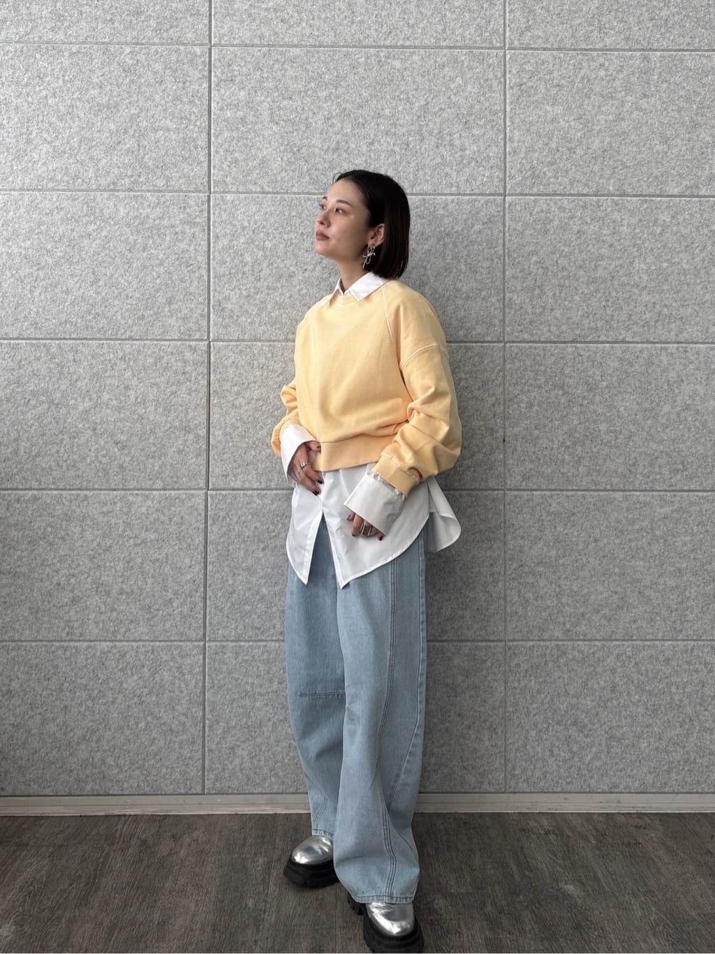 ayanoさんの「INDIVI｜ワイドスリーブカラースウェット」を使ったコーディネート