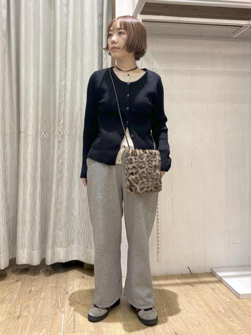 ga_riさんの「THE SHOP TK｜【アンチピリング/静電気防止/洗える】ヘンリーレイヤードニット」を使ったコーディネート