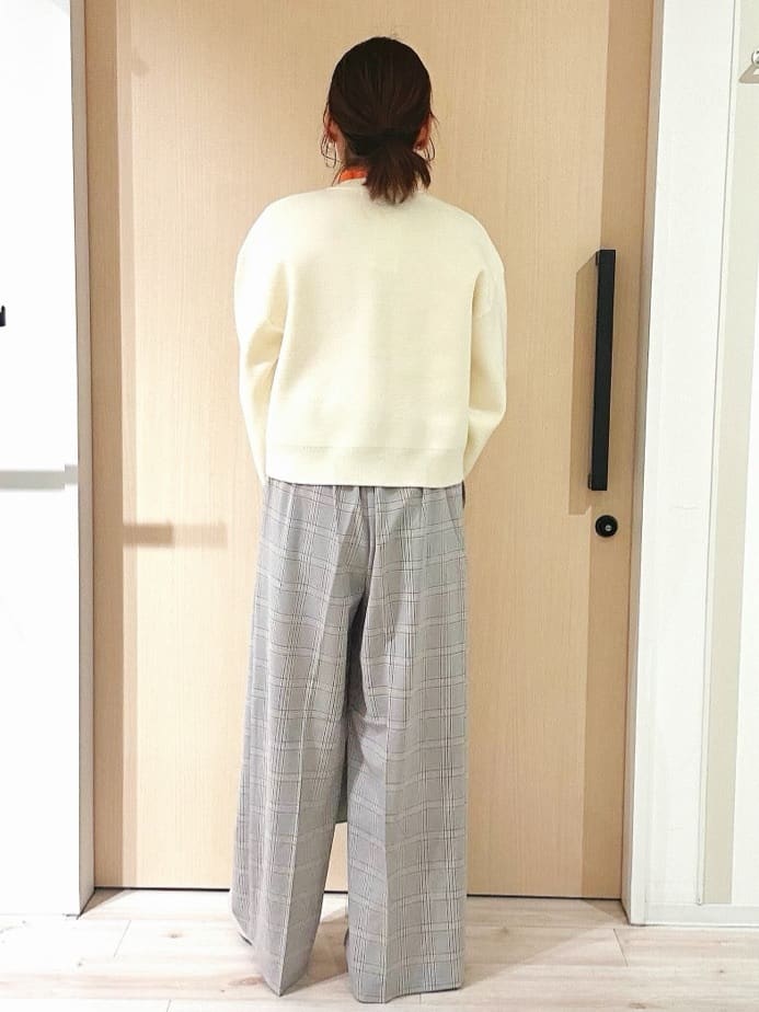 funafunaさんの「SHOO･LA･RUE｜【洗濯機可/S-LL】1枚でも羽織りでも 華やか上品カーデ」を使ったコーディネート