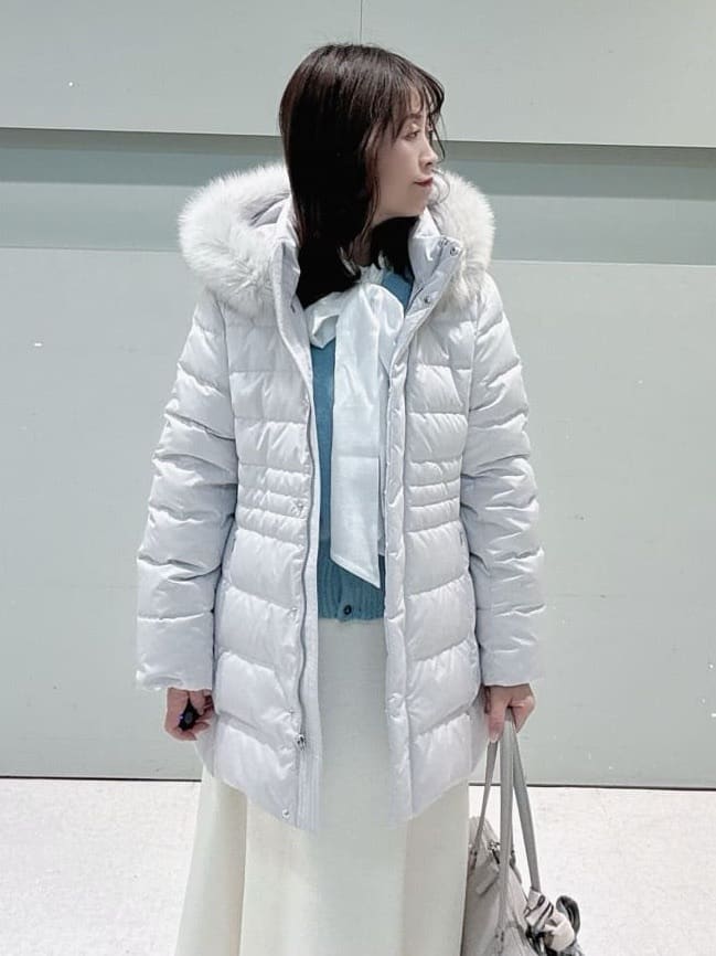 makiさんの「UNTITLED｜【はっ水機能/フード取り外し可】ミディダウンコート」を使ったコーディネート