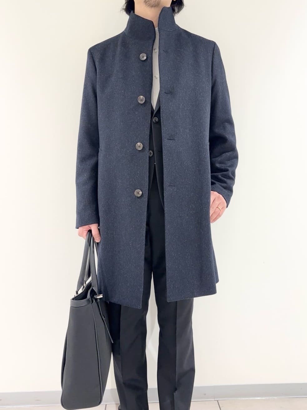 及川さんの「TAKEO KIKUCHI｜【ウールカシミヤブレンド】ビーバー調 スタンドカラー コート」を使ったコーディネート