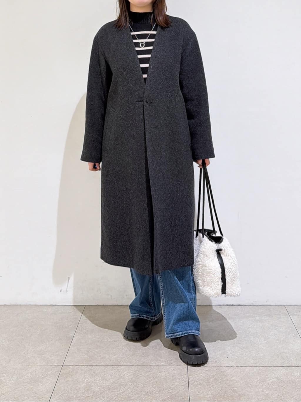 emikaさんの「INDIVI｜【軽量／ウール混】ライトフォルム ロングコート」を使ったコーディネート