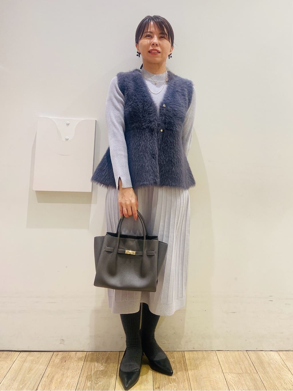 YUKOさんの「index｜《andGIRL掲載》フェザーペプラムジレ【洗濯機OK／抗ピル】」を使ったコーディネート