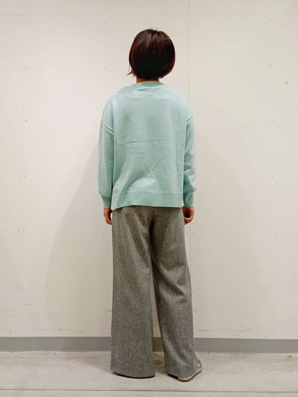 Kさんの「INDIVI｜【洗える／カシミヤ混】ボトルネック ドルマンスリーブニット」を使ったコーディネート