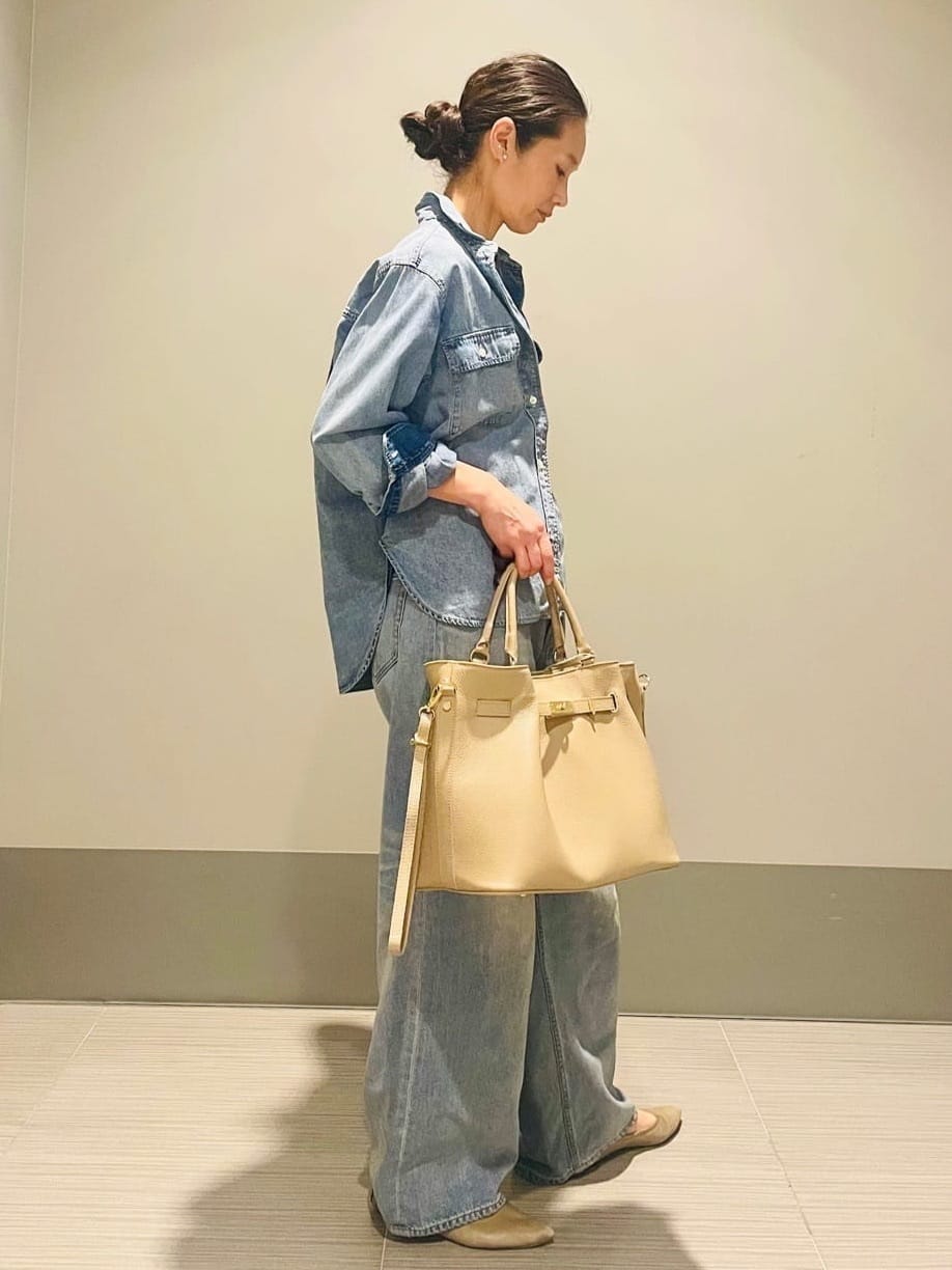 Annさんの「DRESSTERIOR｜センタープレス ワイドストレートデニム」を使ったコーディネート