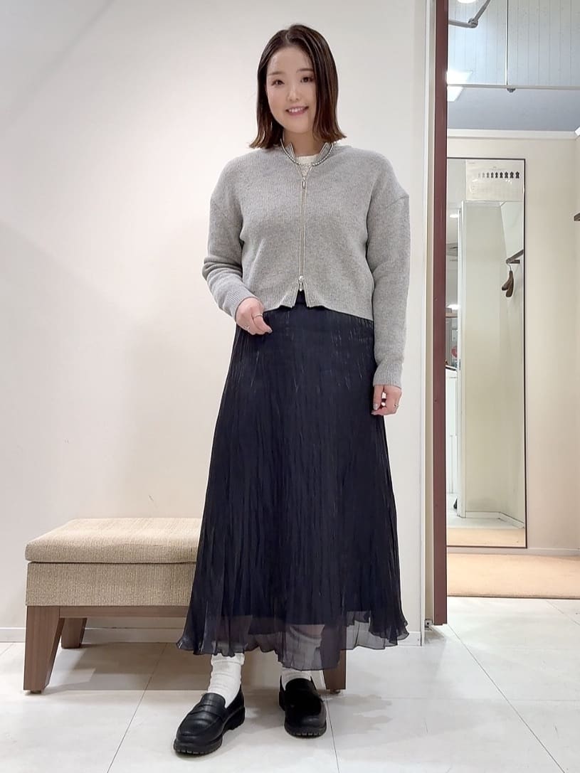 YUIさんの「UNTITLED｜【ゆったりサイズ／着丈短め】ジップニットカーディガン」を使ったコーディネート
