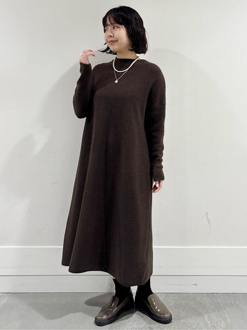 モエカさんの「UNTITLED｜【Made In Japan】ガラスパールレイヤードネックレス」を使ったコーディネート