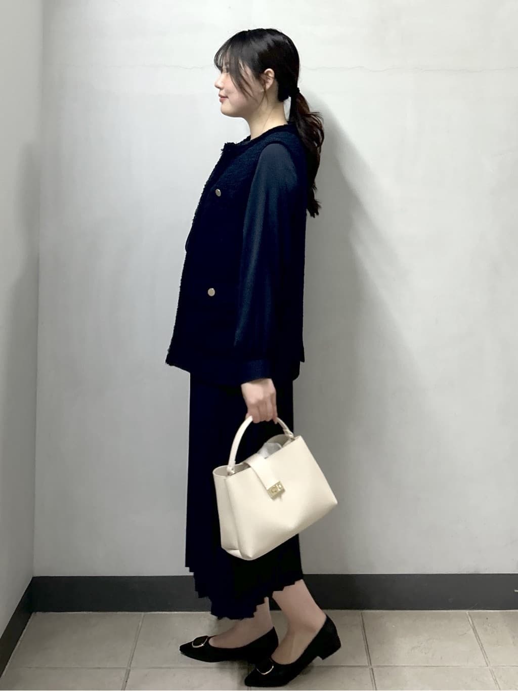 sayaさんの「OPAQUE.CLIP｜《通勤対応》ツイードジレ【洗える】」を使ったコーディネート