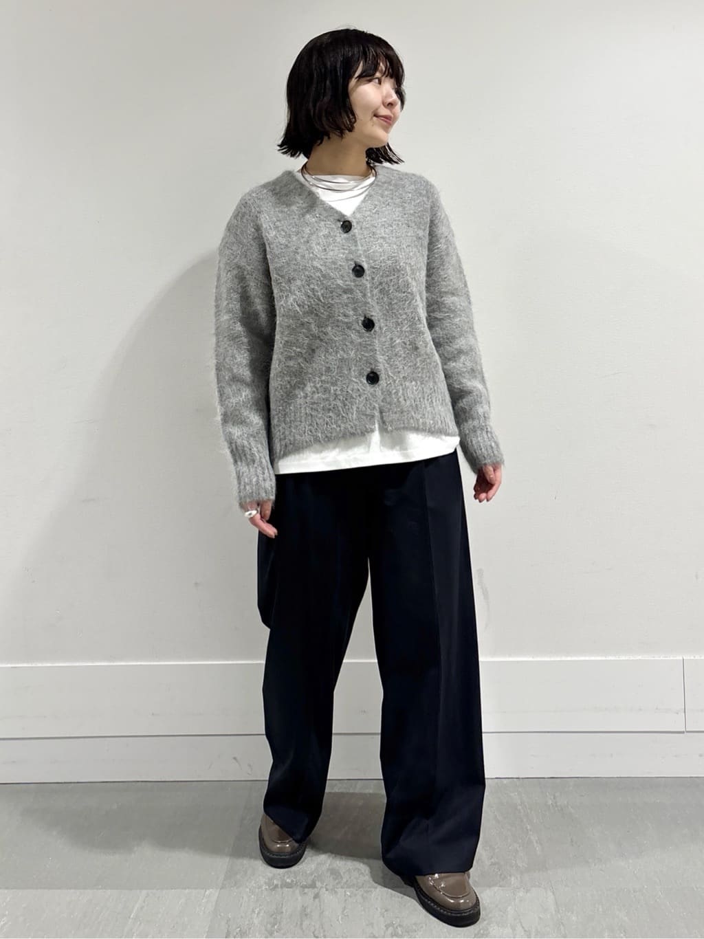 モエカさんの「UNTITLED｜【ゆったり】アルパカ混シャギー カーディガン」を使ったコーディネート