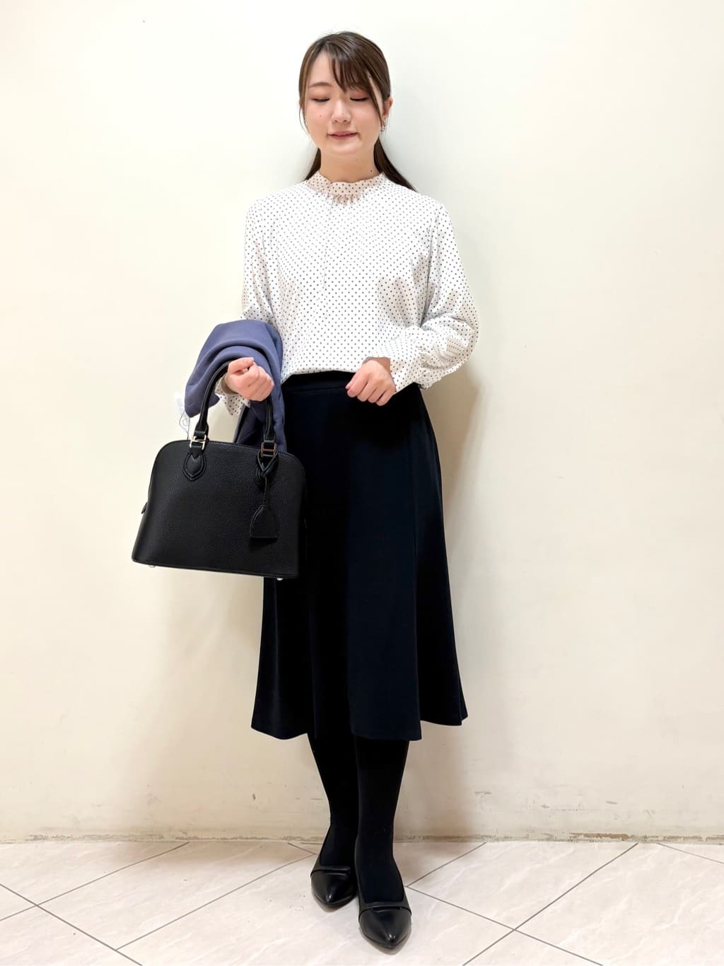mikiさんの「Reflect｜【軽い羽織に◎／セットアップ可】パール調ボタン付きカーディガン」を使ったコーディネート