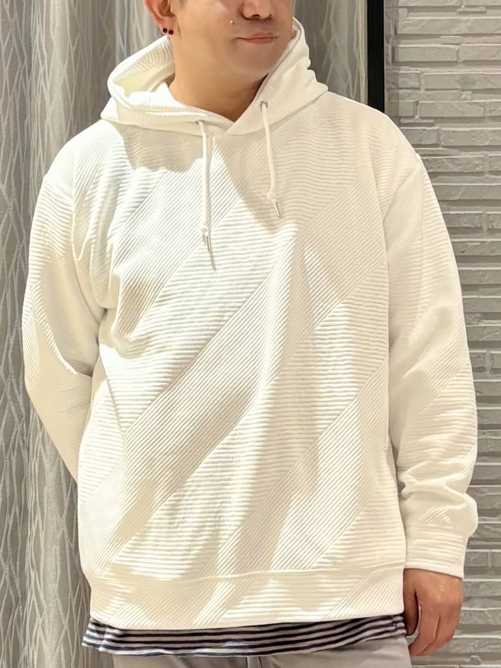 Pーyamaさんの「THE SHOP TK｜【さりげない表情が、品よく映える。】ふくれジャカードパーカ」を使ったコーディネート