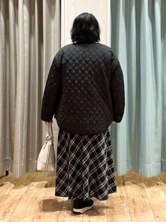 あやさんの「SHOO･LA･RUE｜【S-LL】立体感が際立つ モールチェックフレアスカート」を使ったコーディネート