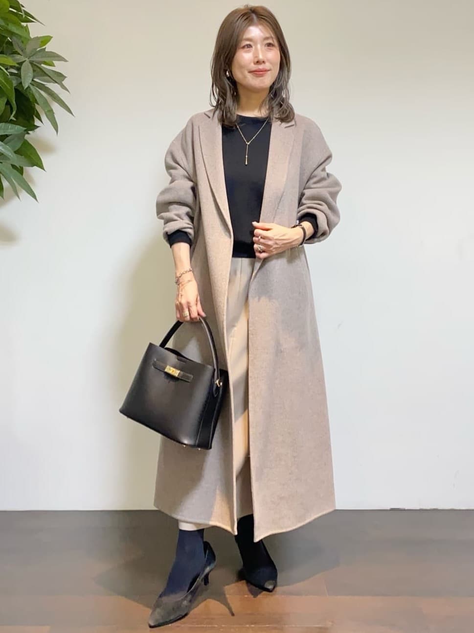 tomoさんの「UNTITLED｜【8色展開／コンパクト丈】レーヨン混 コクーンニット」を使ったコーディネート