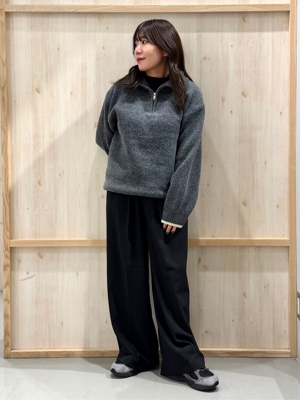 nanaさんの「THE SHOP TK｜【洗える】ほど良くラフで女性らしい ハーフZIPニット」を使ったコーディネート