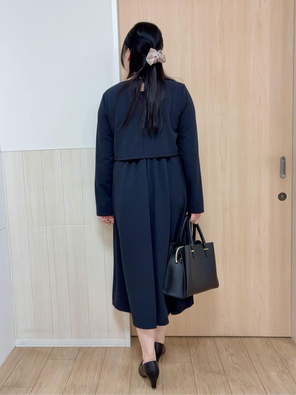nanaseさんの「SHOO･LA･RUE｜【2WAY】きれいめスタイルにマッチする 一枚革風 三層トートバッグ」を使ったコーディネート