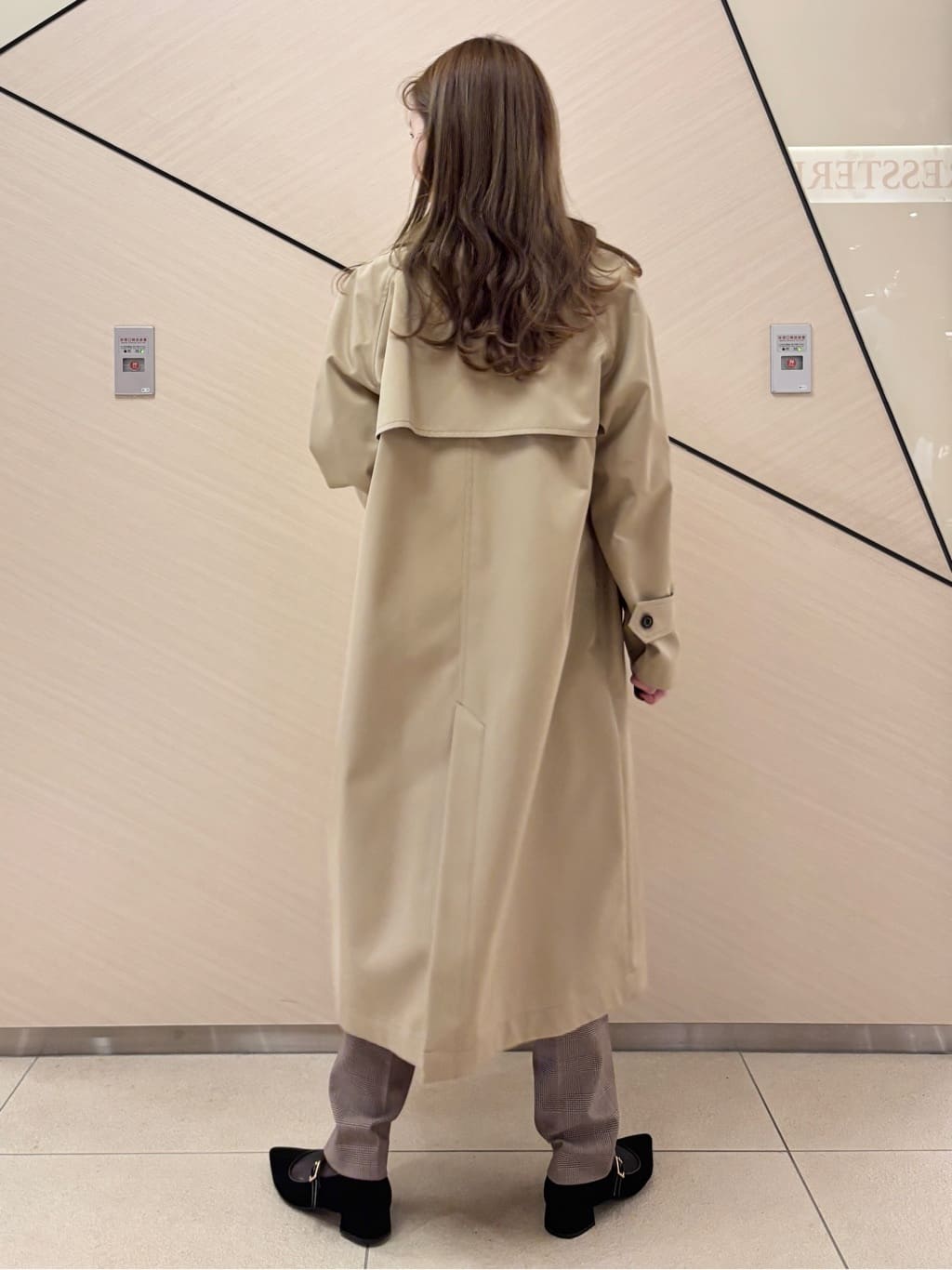 清水夏姫さんの「DRESSTERIOR｜【ウォッシャブル/美シルエット】ライト トレンチコート」を使ったコーディネート