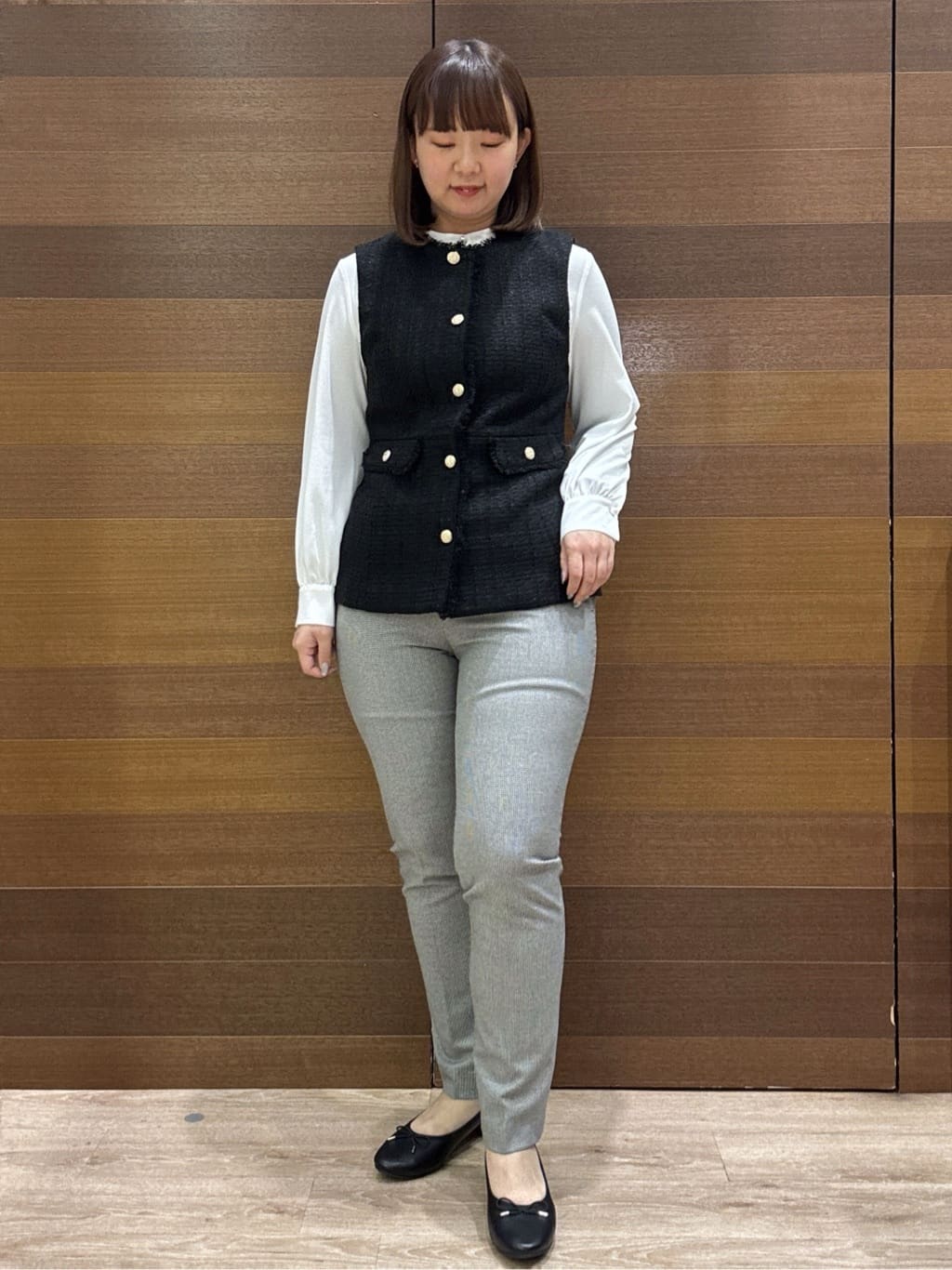 yumeさんの「OPAQUE.CLIP｜ファンシーツイードペプラムジレ【洗える】」を使ったコーディネート