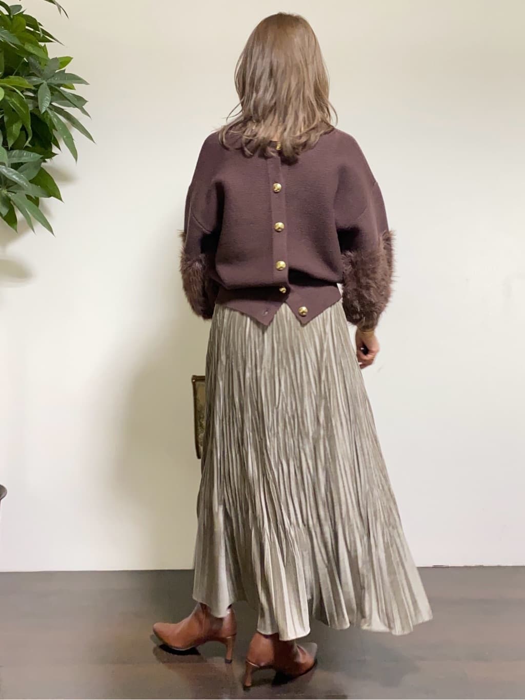 tomoさんの「UNTITLED｜【TORRAZZO DONNA】ファースリーブ2wayプルオーバー」を使ったコーディネート