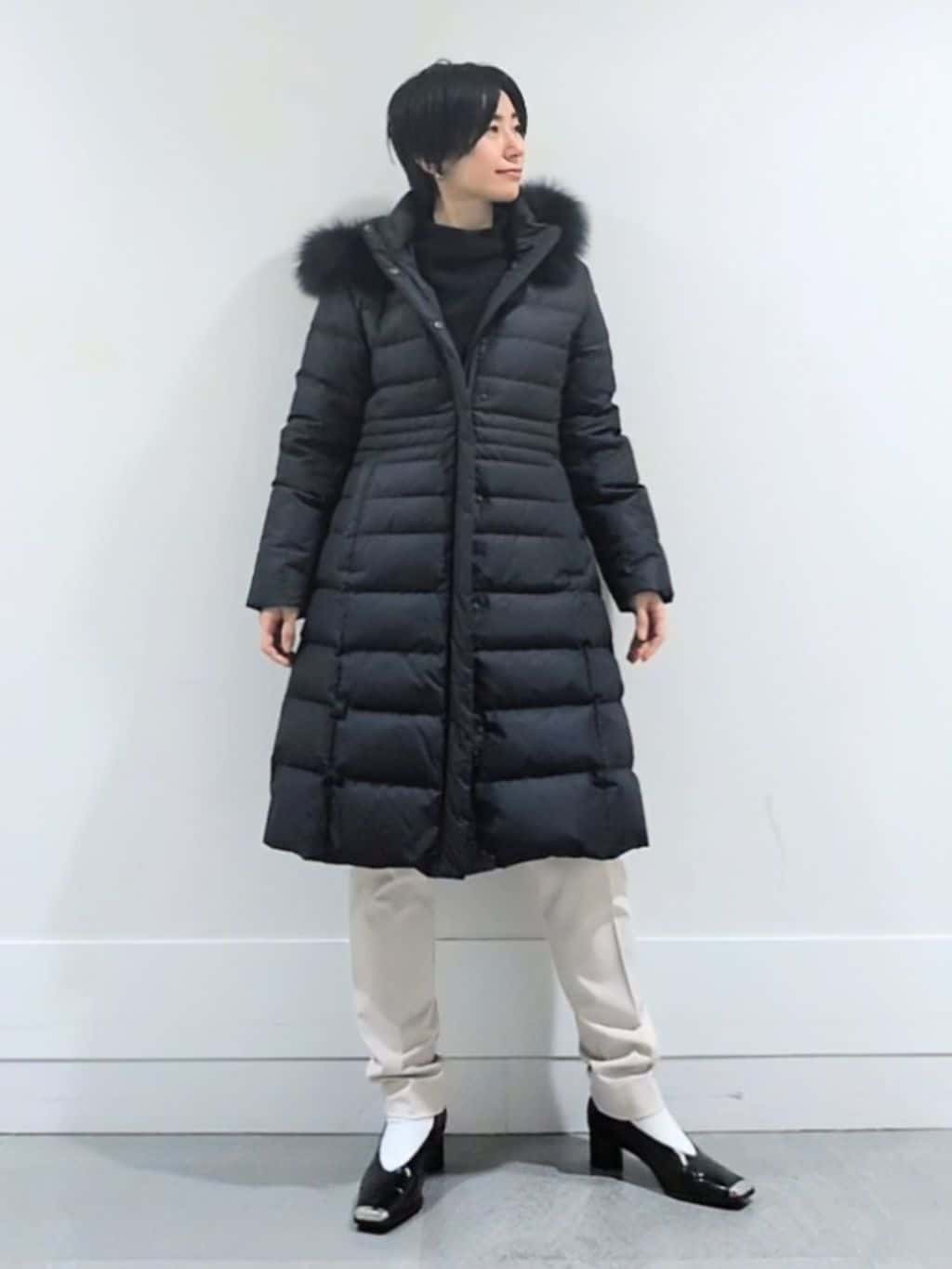 ミズタさんの「UNTITLED｜【はっ水機能/フード取り外し可/防寒】ロングダウンコート」を使ったコーディネート